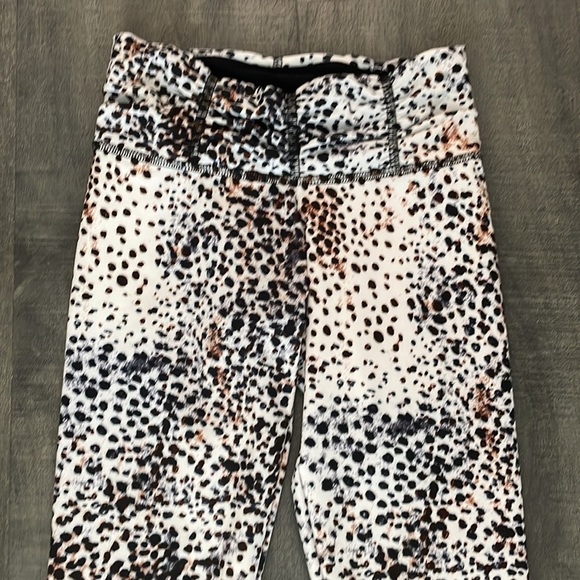 STRUT-THIS Spotted Leggings size small - Picture 2 of 5